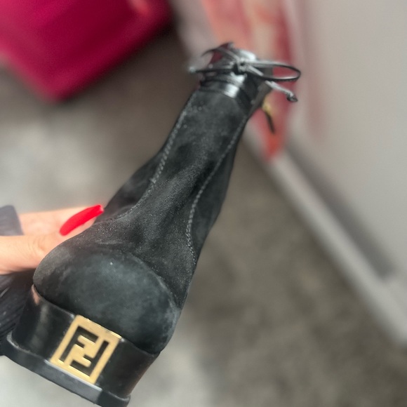 Fendi boots - Picture 2 of 5